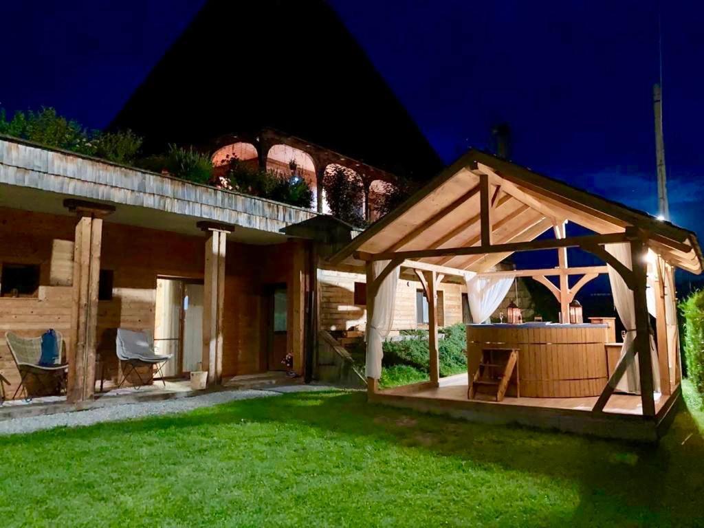 Готель Casa Ralucai Мойсей Екстер'єр фото