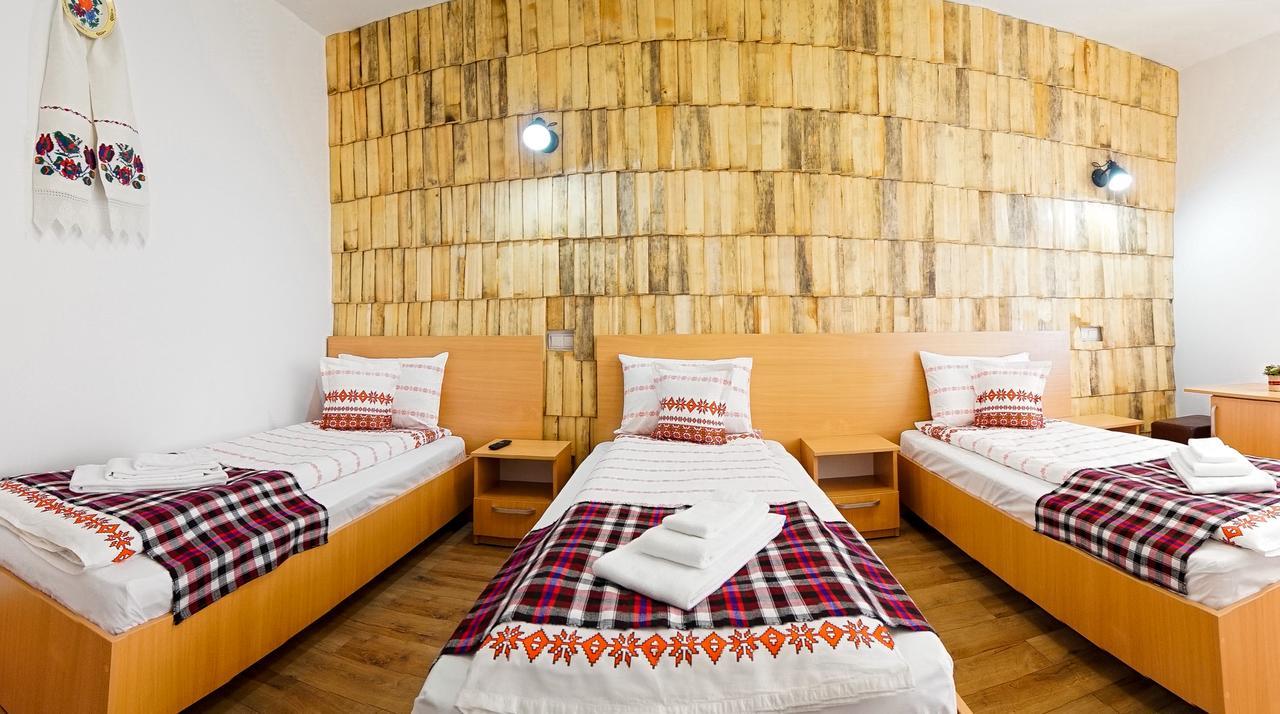 Готель Casa Ralucai Мойсей Екстер'єр фото